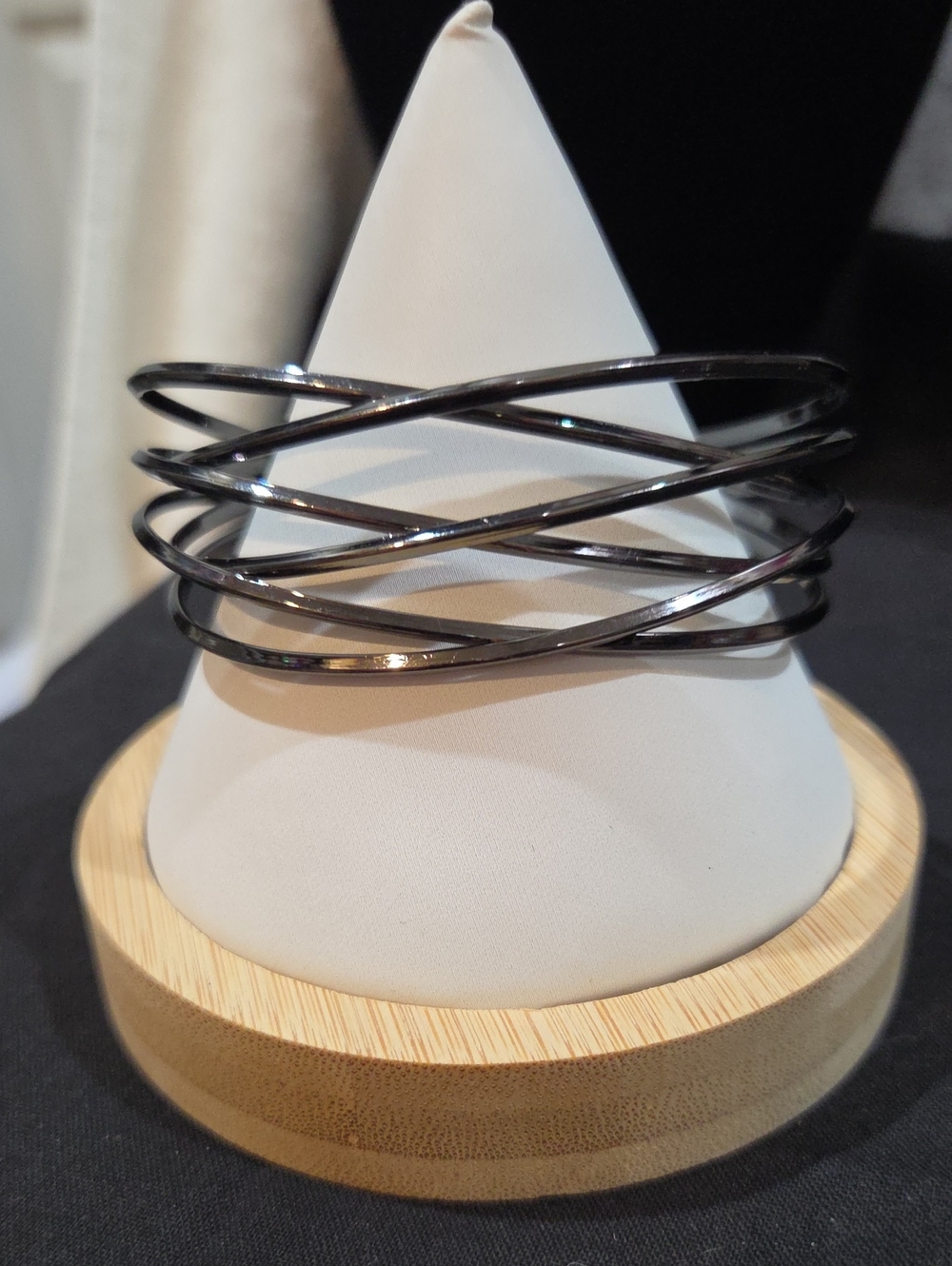 GUNMETAL COLOR CROSS WEAVE STYLE BRACELET